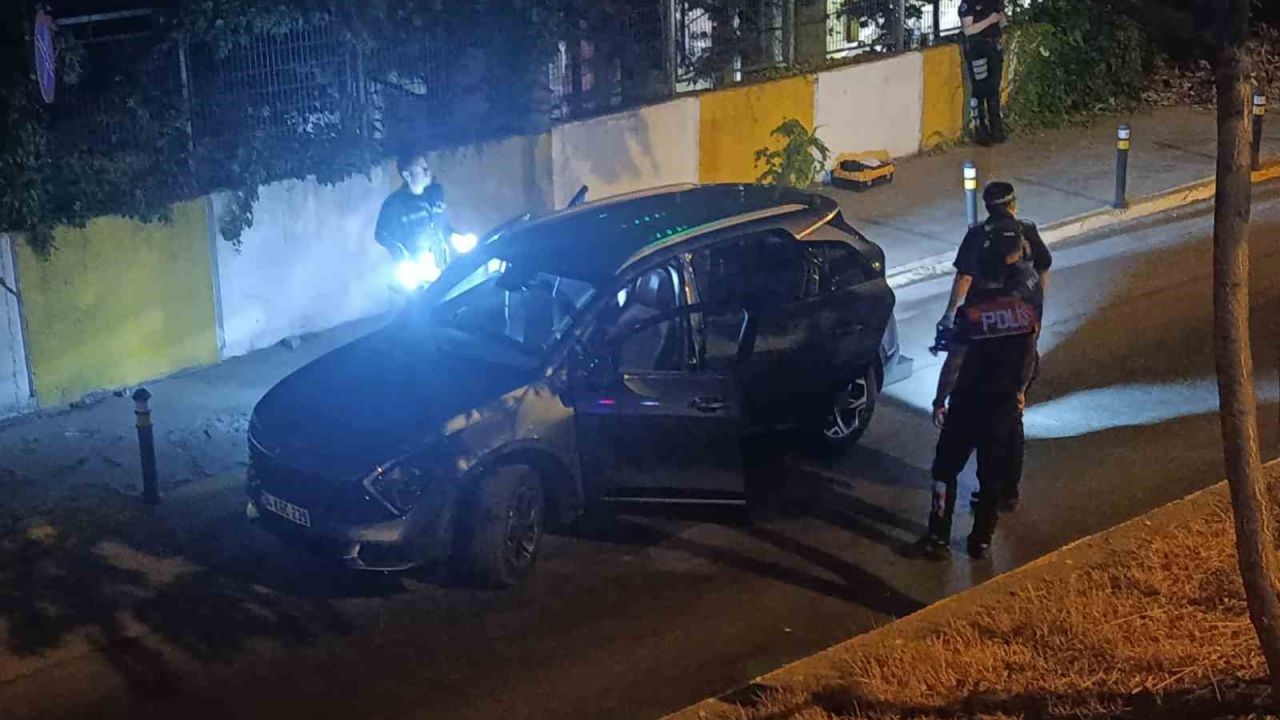 Beylikdüzü’nde ’dur’ ihtarına uymayan 2 kişi yakalandı