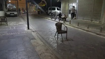 Boşanma aşamasındaki eşini silahla ağır yaraladı
