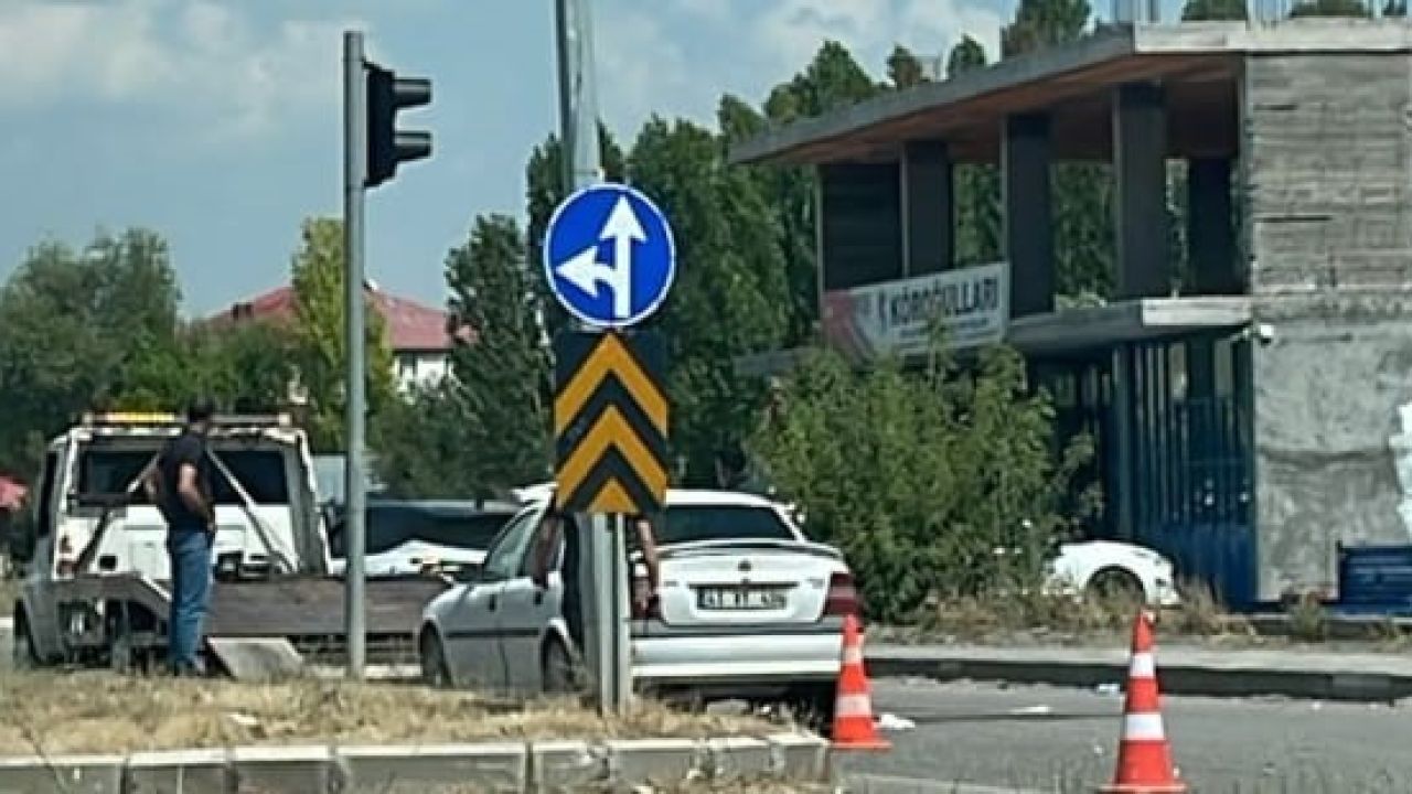 Bulanık’ta trafik kazası: 3 yaralı