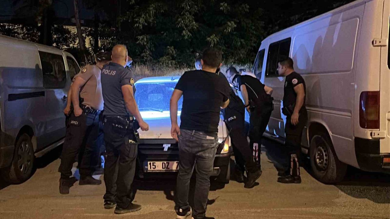 Burdur’da aracın içinde hareketsiz bulunan genç hastanede hayatını kaybetti