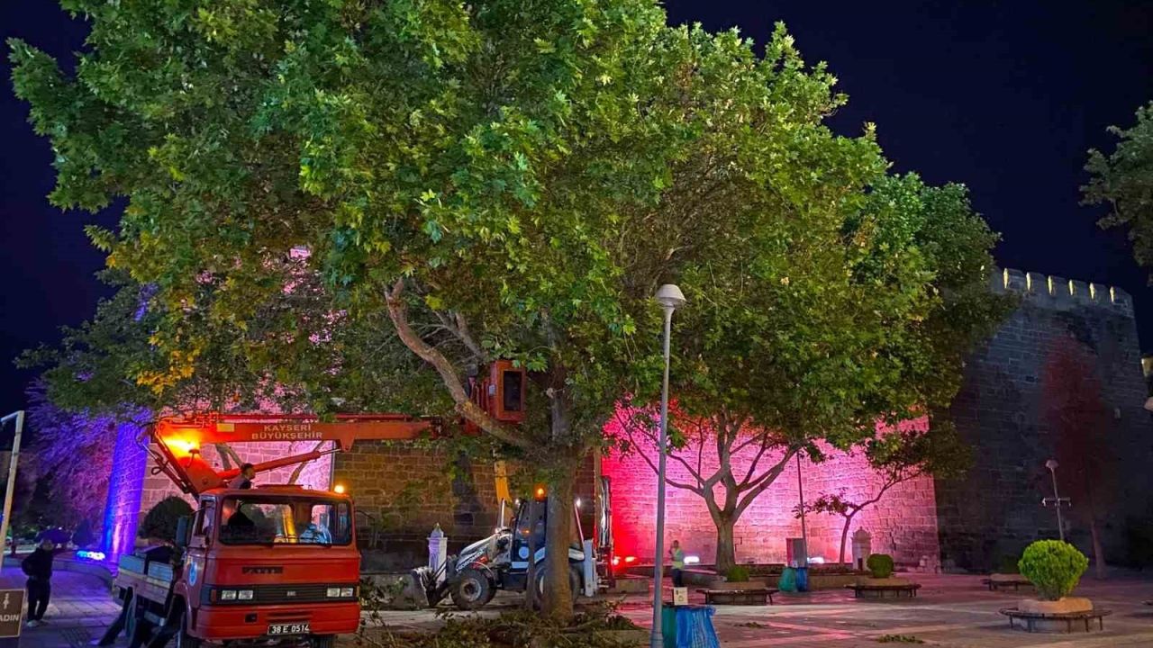 Büyükşehirden daha temiz ve daha yeşil bir Kayseri için kesintisiz hizmet