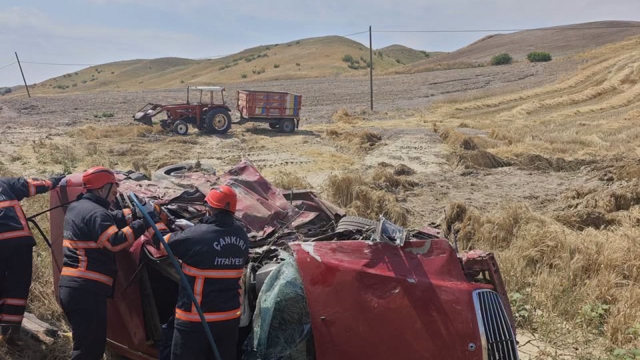 Çankırı’da hafif ticari araç ile otomobil çarpıştı: 3 ölü, 4 yaralı