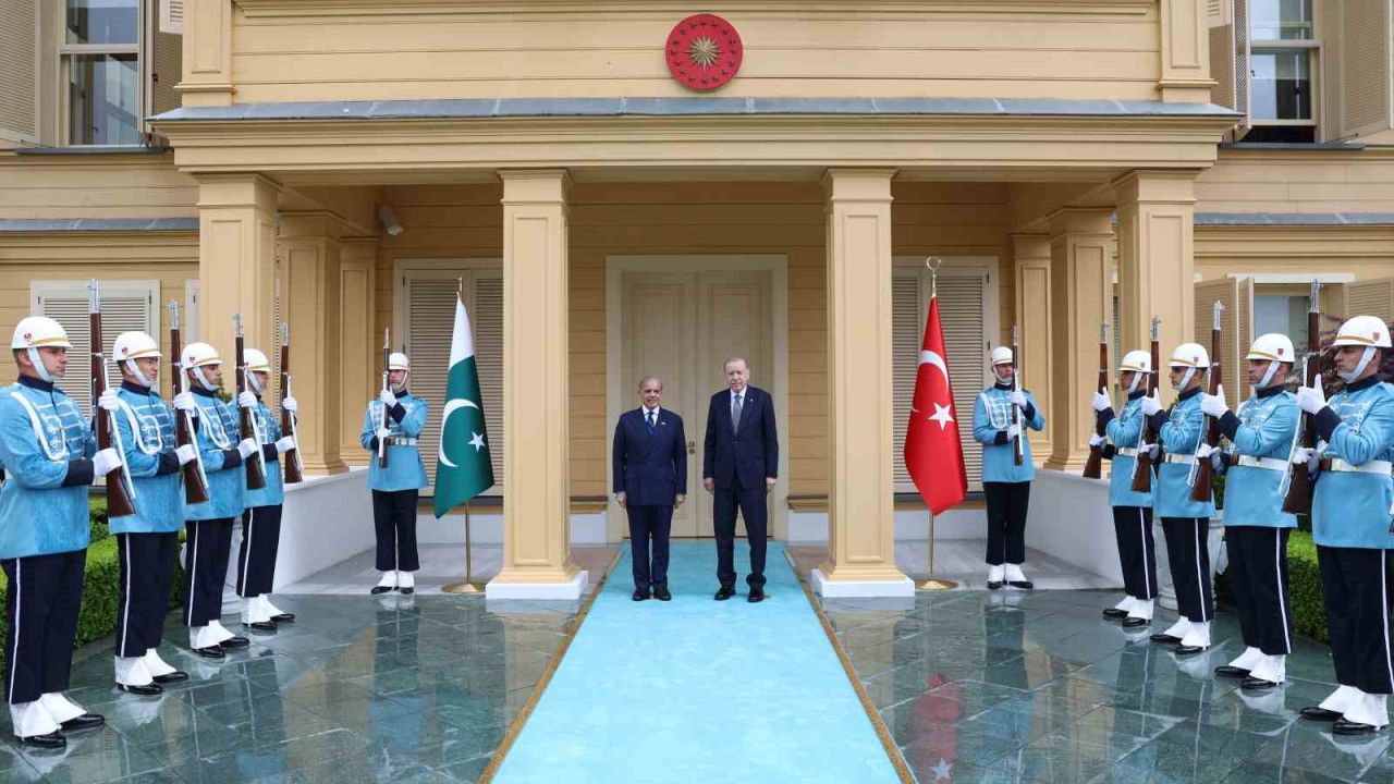 Cumhurbaşkanı Erdoğan, Pakistan Başbakanı Şerif’i resmi törenle karşıladı