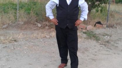 Dereye devrilen traktör sürücüsü hayatını kaybetti