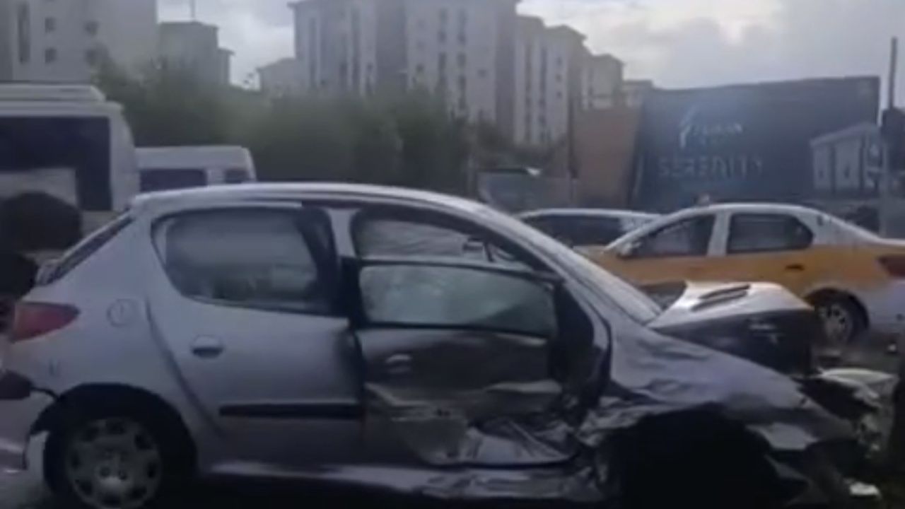 Diyarbakır’da iki otomobil çarpıştı: 3 yaralı