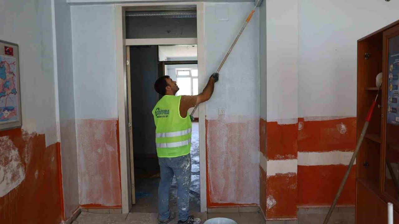 Eğitim yuvaları Büyükşehir’le yenileniyor