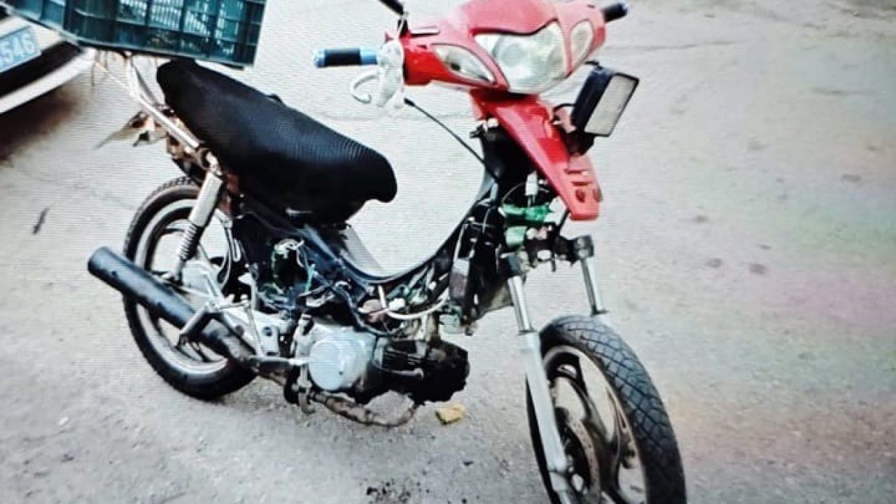 Ehliyetsiz, plakasız ve şase numarası kazınmış motosikleti kullanan sürücüye 88 bin 500 liralık ceza