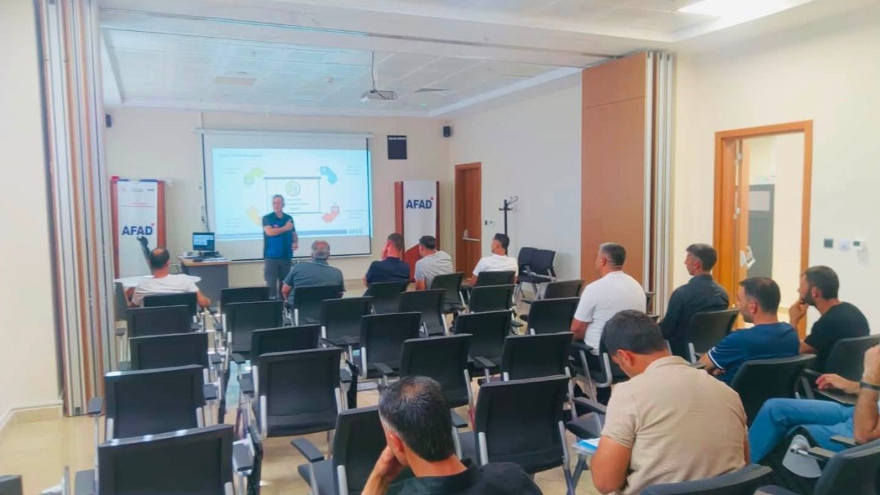 Elazığ’da güvenlik korucularına acil durum ekipleri eğitimi
