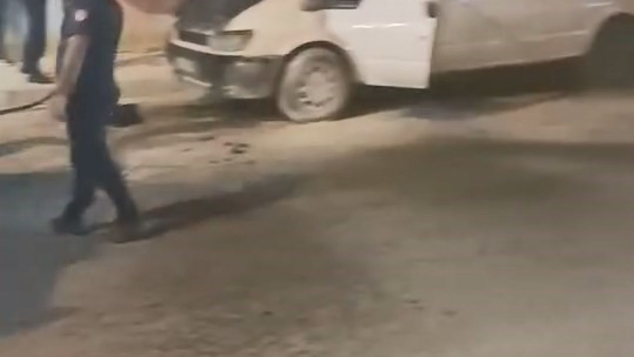 Elazığ’da seyir halindeki minibüste yangın