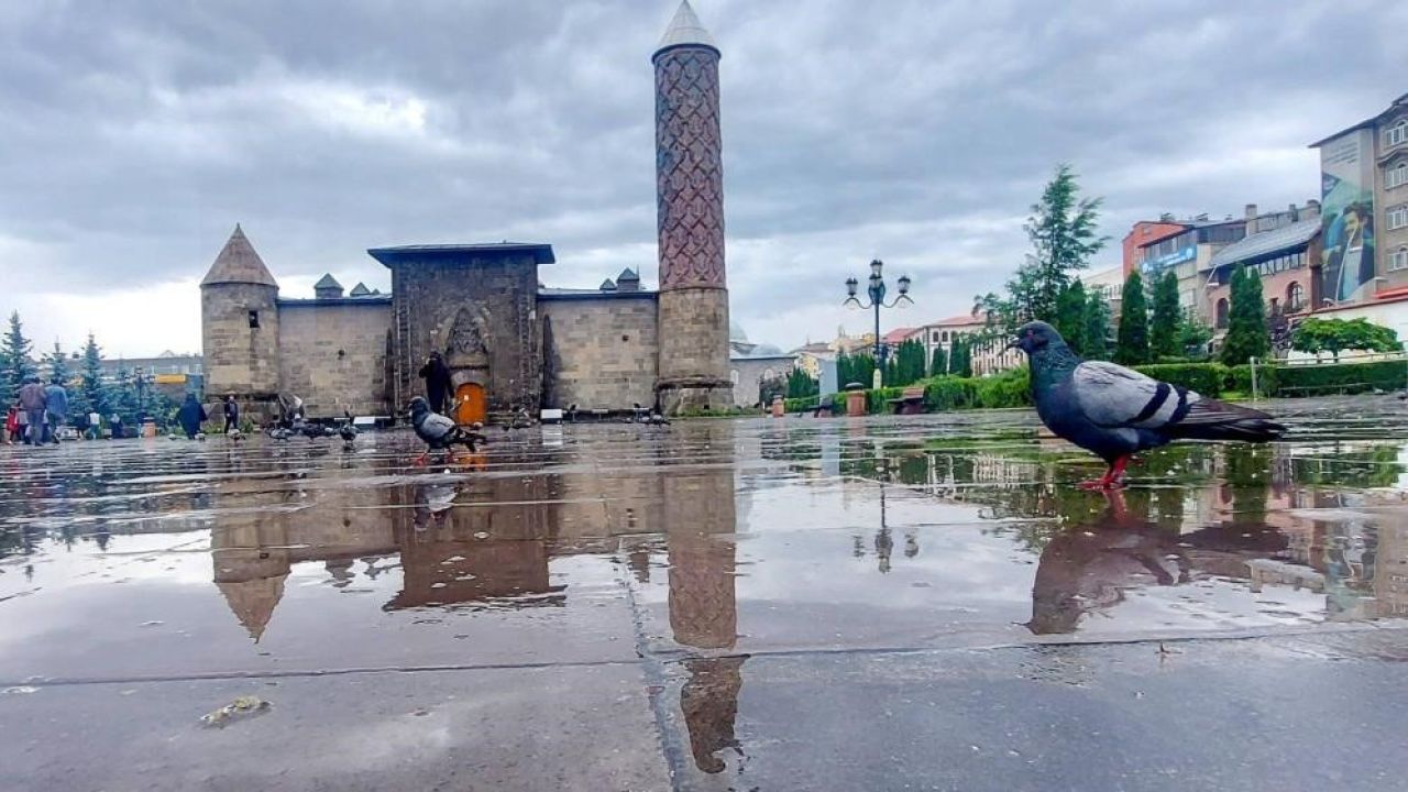 Erzurum ve Ardahan için "sarı" kodlu uyarı: Kuvvetli sağanak ve sel riski