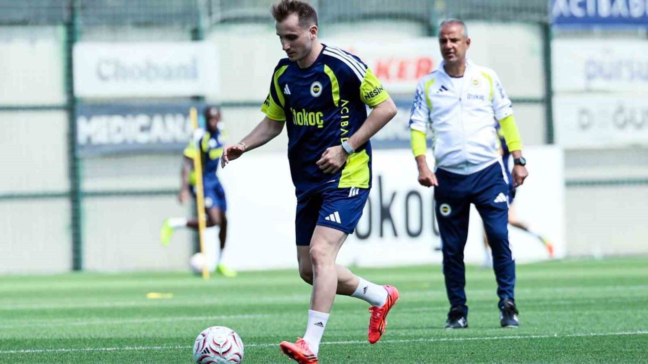 Fenerbahçe hazırlıklarını sürdürdü