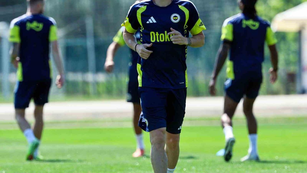 Fenerbahçe, Mert Hakan Yandaş ile asgari ücret üzerinden sözleşme imzaladı