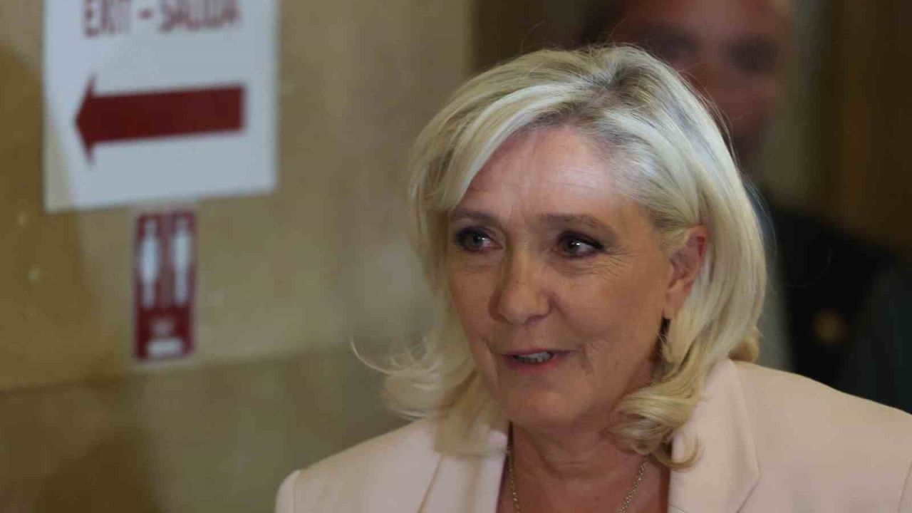 Fransa’da Marine Le Pen’e 3 yıl hapis ve 45 ay siyasi yasak