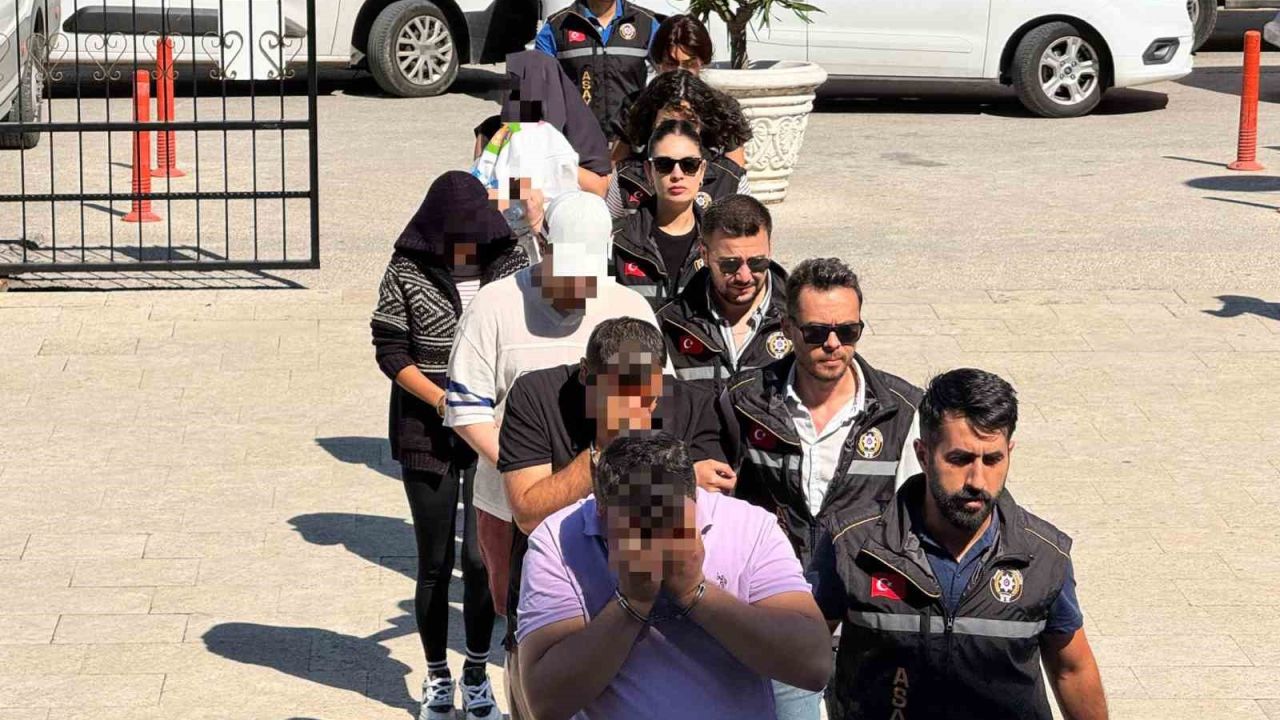Fuhuş operasyonunda "meyveli" şifreleme oyununu polis bozdu