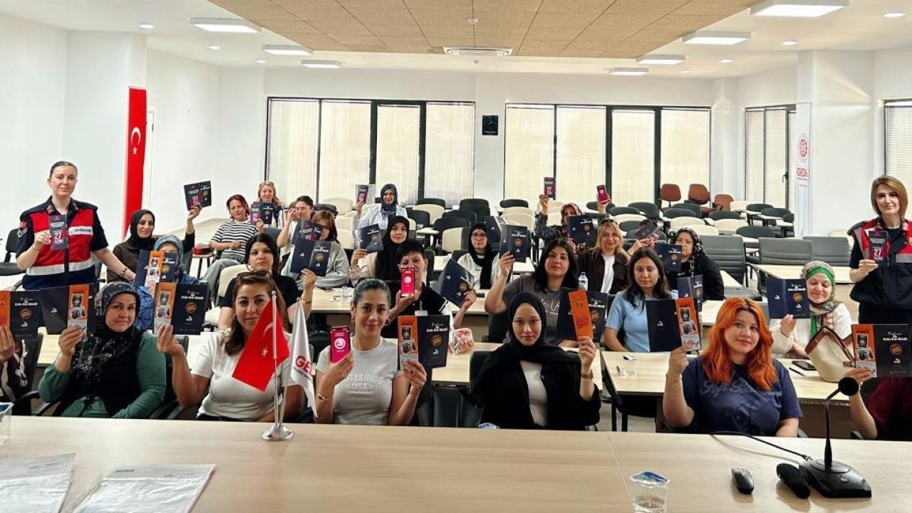 Gediz OSB’de çalışan kadınlara KADES eğitimi