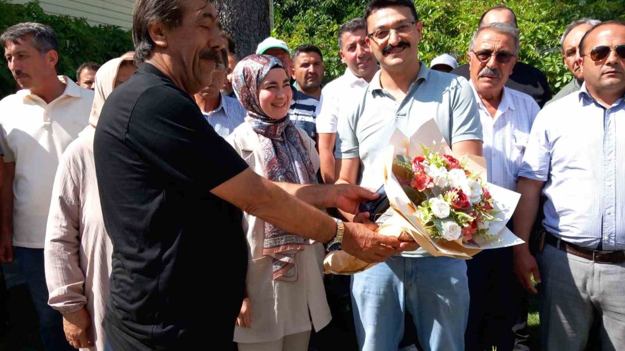 Gönüllere dokunan Emirdağ Kaymakamı konvoyla uğurlandı