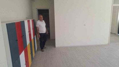Göreve başlar başlamaz ilk durağı yeni okul oldu