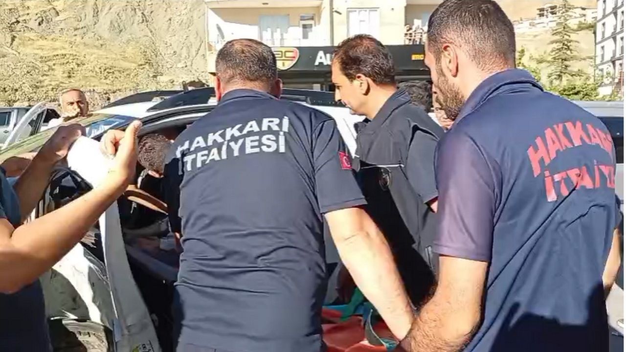 Hakkari’de iki aracın çarpıştığı kazada 1 kişi yaralandı