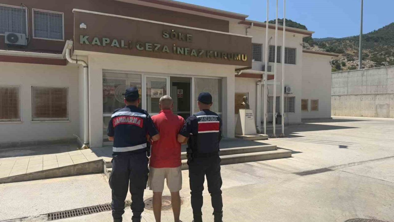 Hırsızlık suçundan aranan şahıs Kuşadası’nda yakalandı