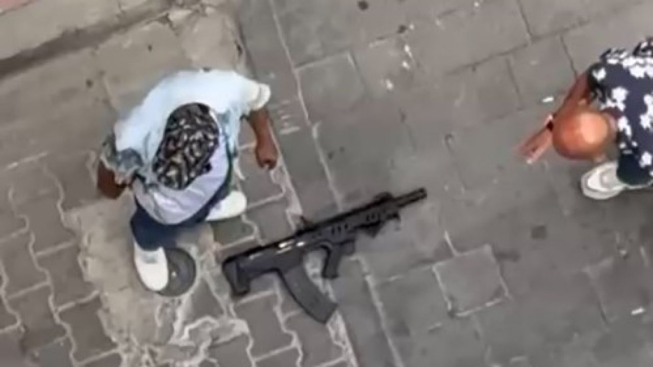 İzmir’de sokak ortasında tüfekle dehşet saçan şehir magandaları kıskıvrak yakalandı