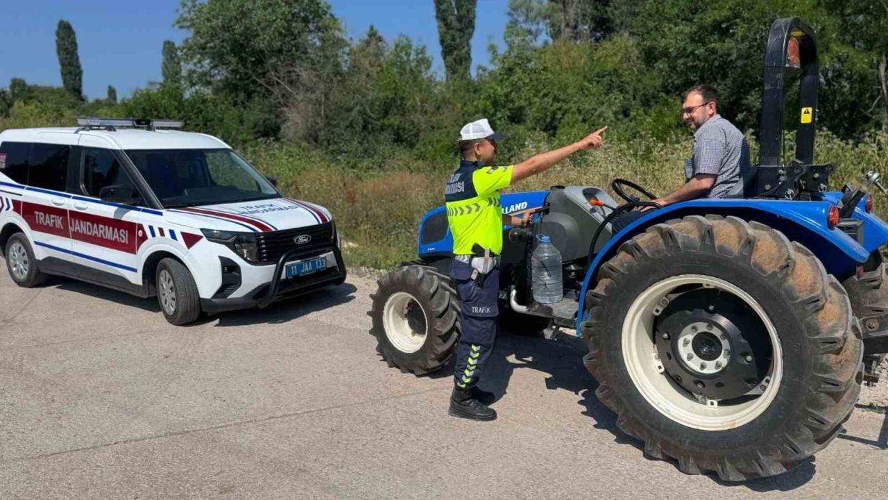 Jandarmadan çiftçilere trafik ve yangın uyarısı