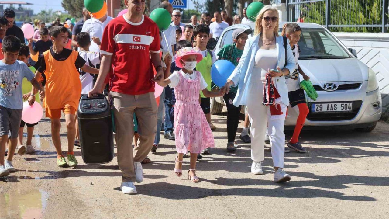 Kanser tedavisi gören Hülya’nın yeni saçları, Deniz’in fedakarlığıyla hayat buldu