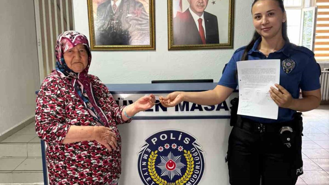 Kaybettiği altın bileziğine polis ekipleri sayesinde kavuştu