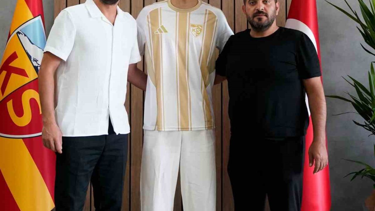 Kayserispor, Talha Sarıarslan ile 3 yıllık sözleşme imzalandı