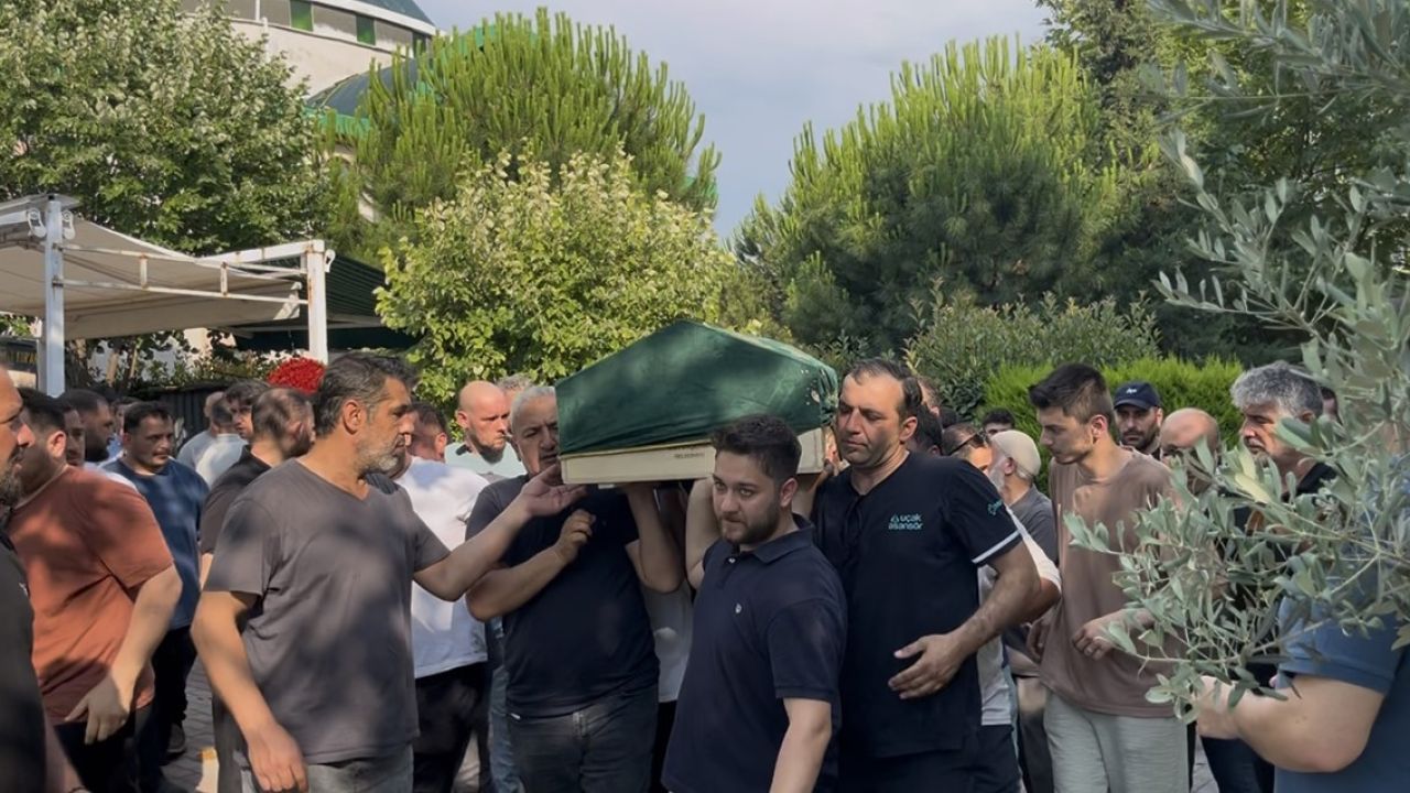 Kazazedelere yardım etmek isterken akıma kapılarak ölen genç toprağa verildi
