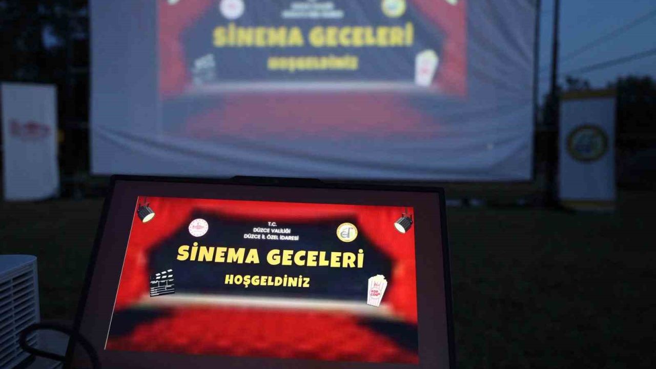 ’Köyümde açık hava sinema gösterimi’ Arabacı Köyü’nde devam edecek