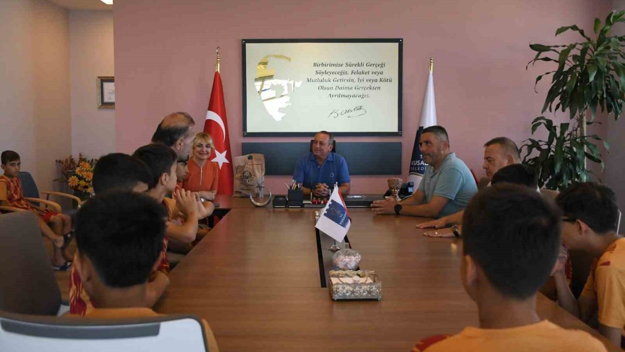 Kuşadası’nın gönül köprüsü 9 yıldır çocukları buluşturuyor