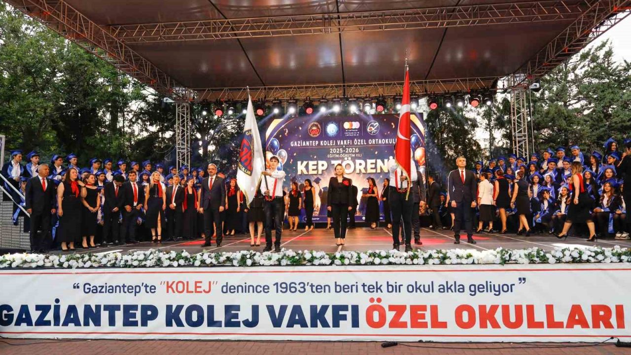 LGS’de çifte şampiyonluk Gaziantep Kolej Vakfı’nda