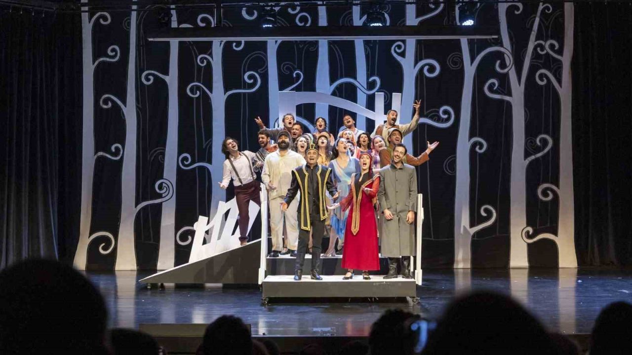 Mersin Şehir Tiyatrosu’na ’Ensemble Ödülü’