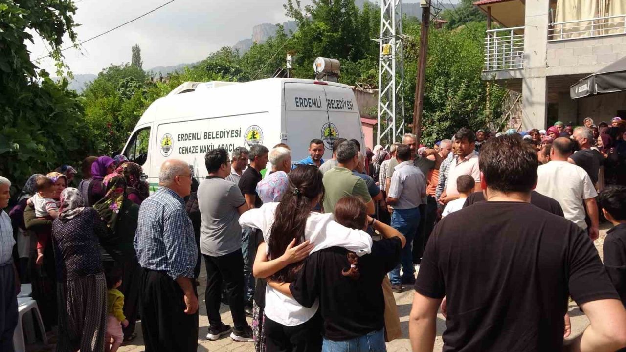 Mersin’de acı olay: Doğum gününde hayatını kaybetti, nikah günü defnedildi