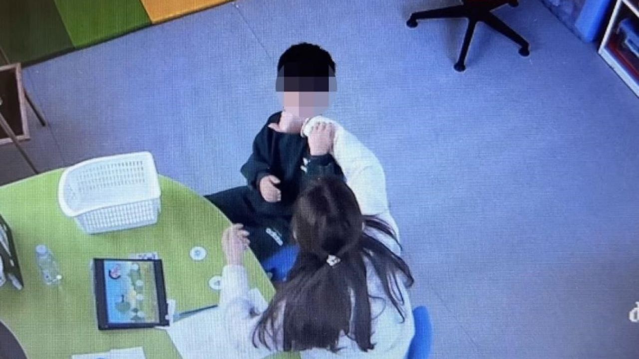 Mersin’de otizmli çocuğa darp davasında sanığın tutukluluk haline devam kararı