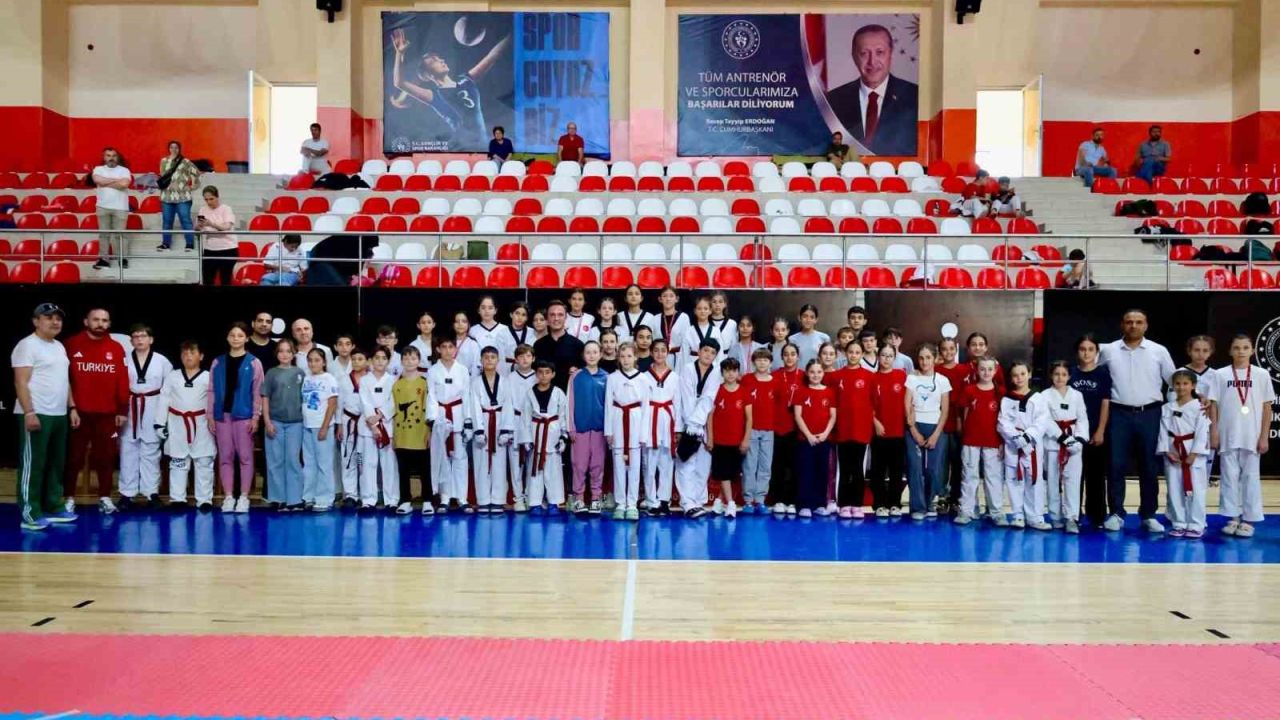Minik taekwondocular ‘Batı Grubu Seçmelerinde’ ter döktü