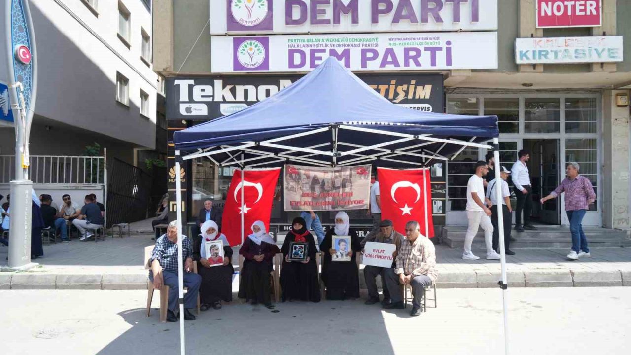 Muşlu ailelerin evlat nöbeti devam ediyor