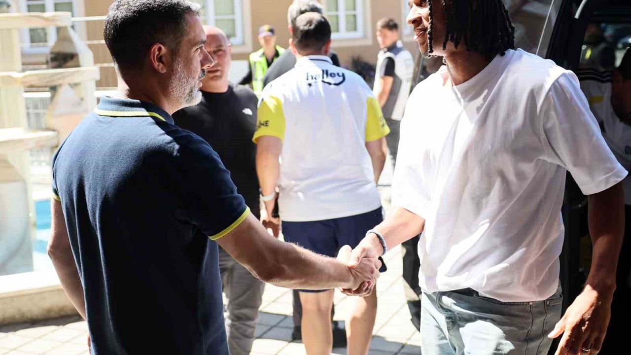 Nathan Ake, kampa katıldı
