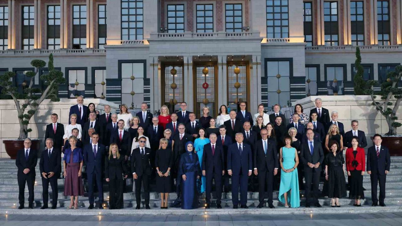 NATO liderleri Külliye’de aile fotoğrafında buluştu