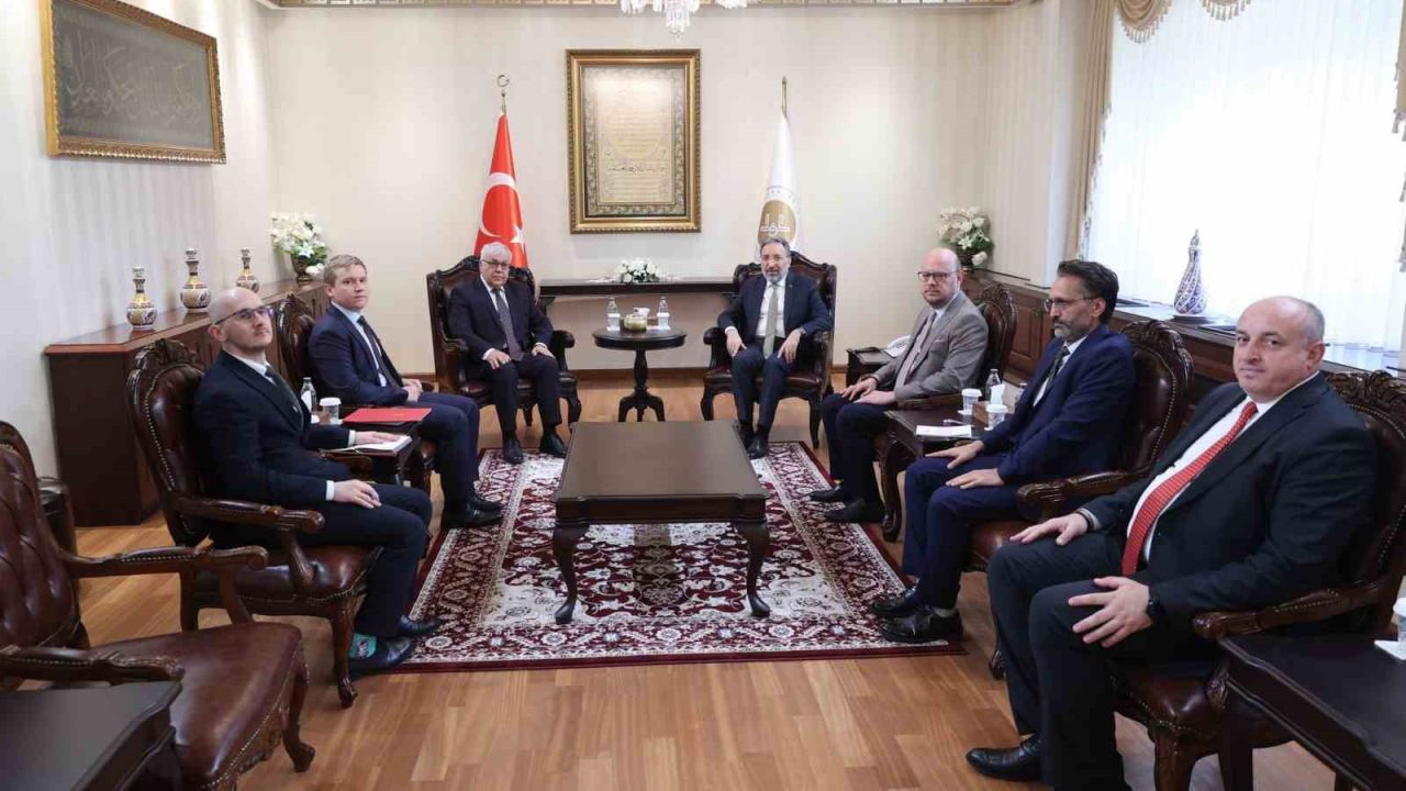 Rusya’nın Türkiye Büyükelçisi Vershinin, Diyanet İşlere Başkanı Arpaguş ile bir araya geldi