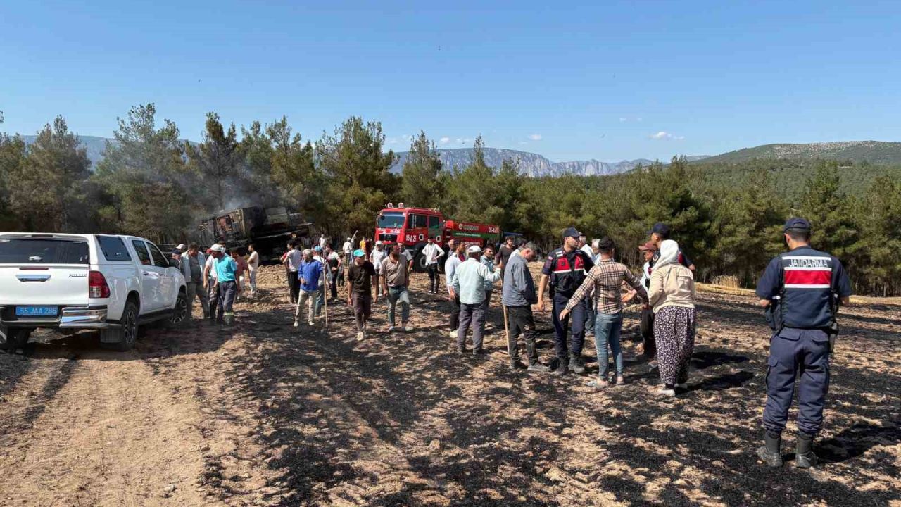 Samsun’da biçerdöverden çıkan yangın 150 dönüm ekili alanı küle çevirdi