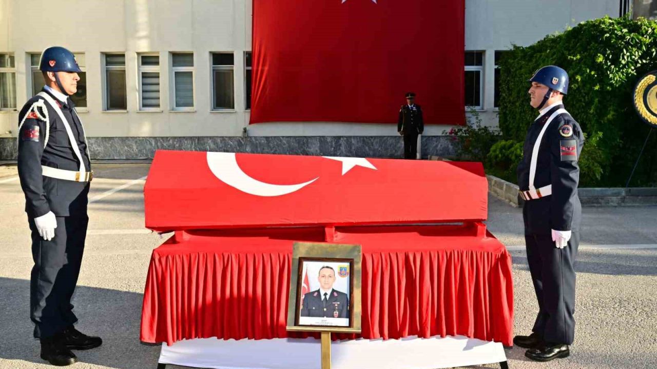 Şehit Uzman Çavuş Mehmet Demirbaş için Eskişehir’de tören düzenlendi