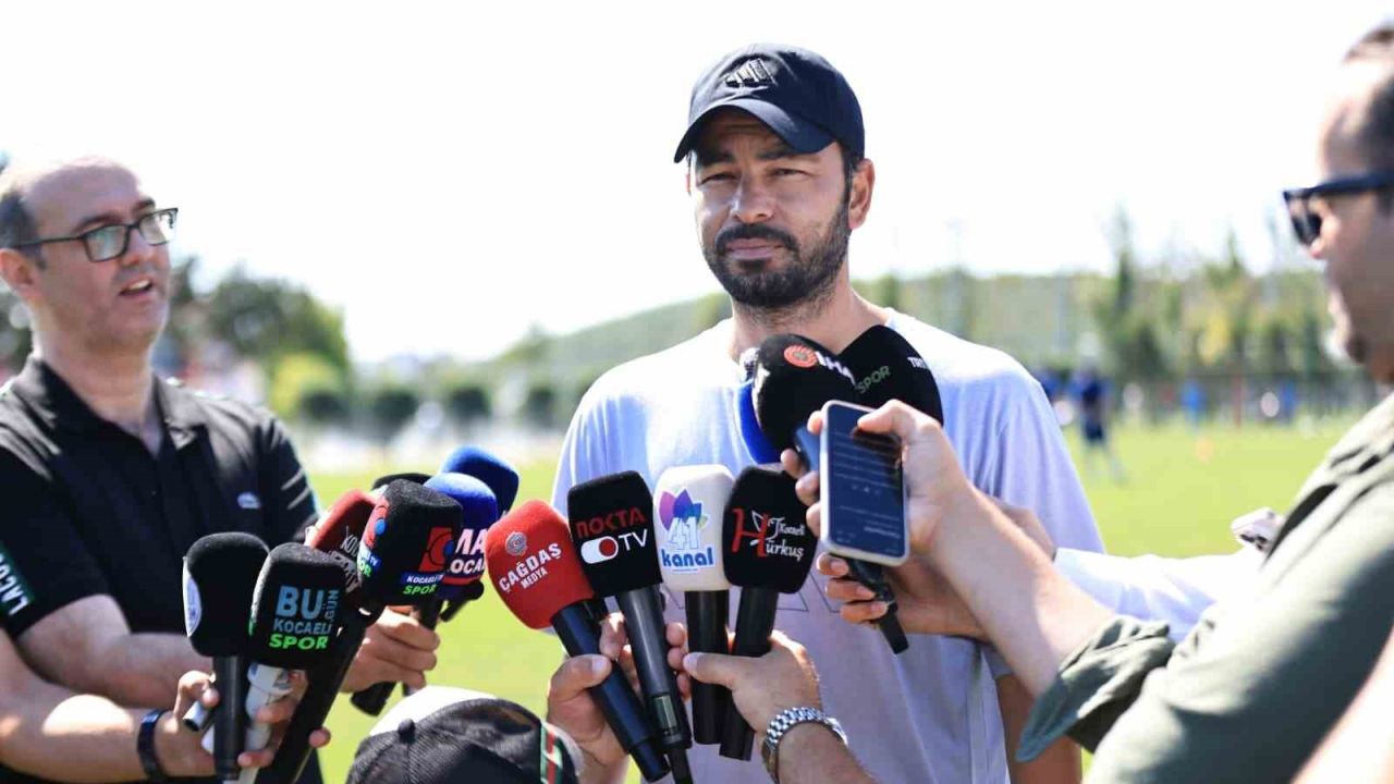 Selçuk İnan: "Bu sene daha güçlü Kocaelispor izletmek istiyoruz"