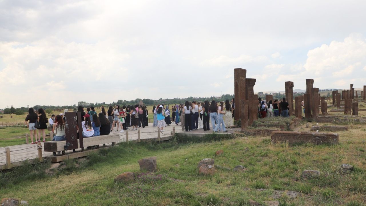Selçuklu Meydan Mezarlığı’nda yaz yoğunluğu başladı