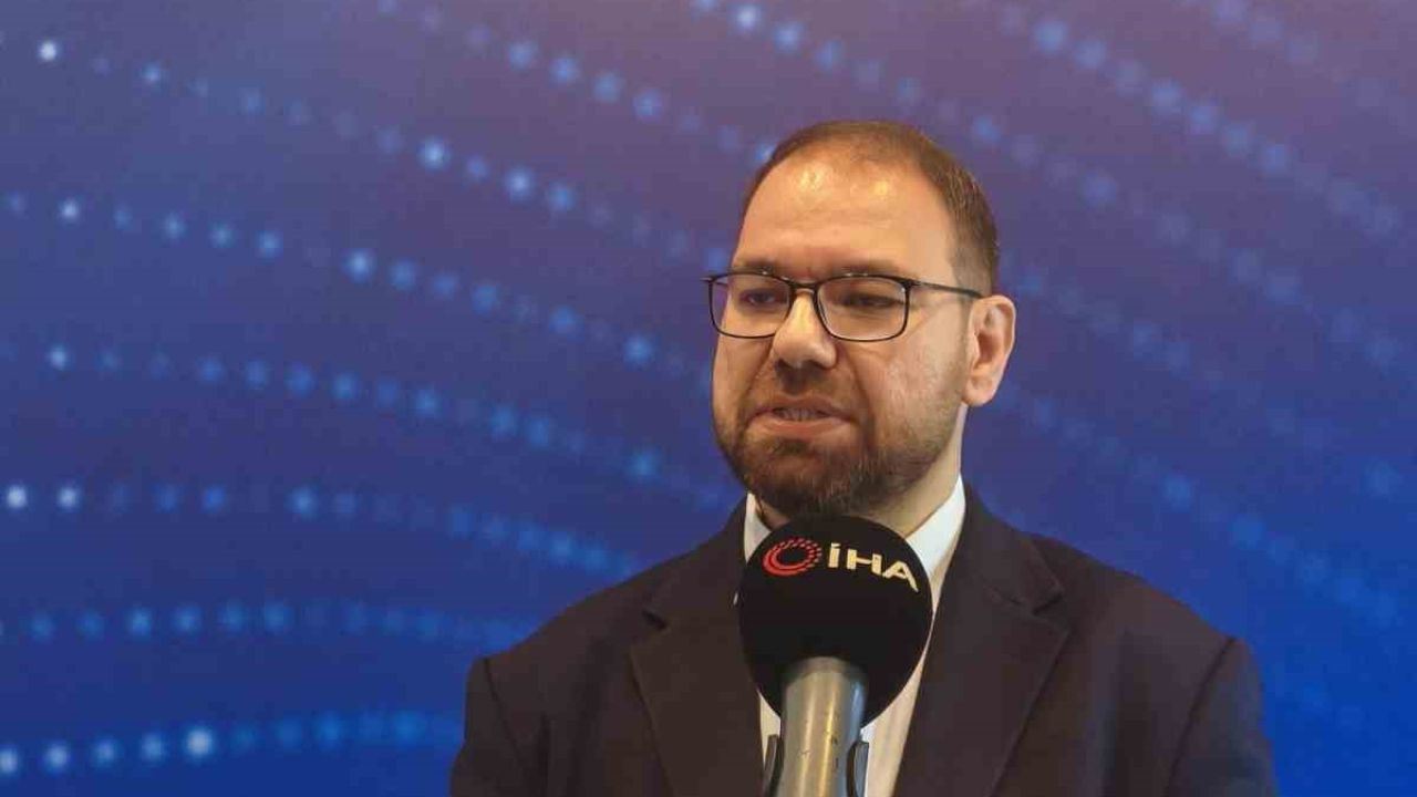 SETA Kıdemli Araştırmacısı Akıllı: "20 yıl önce halı bakmaya gelen liderler, bugün savunma sanayii ürünlerini incelemeye geliyor"