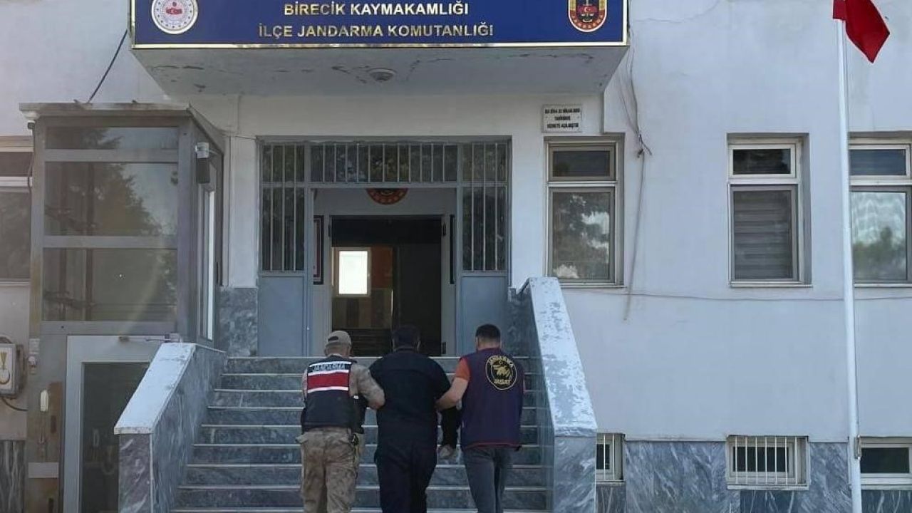 Silahla yağma suçundan aranan şahıs yakalandı