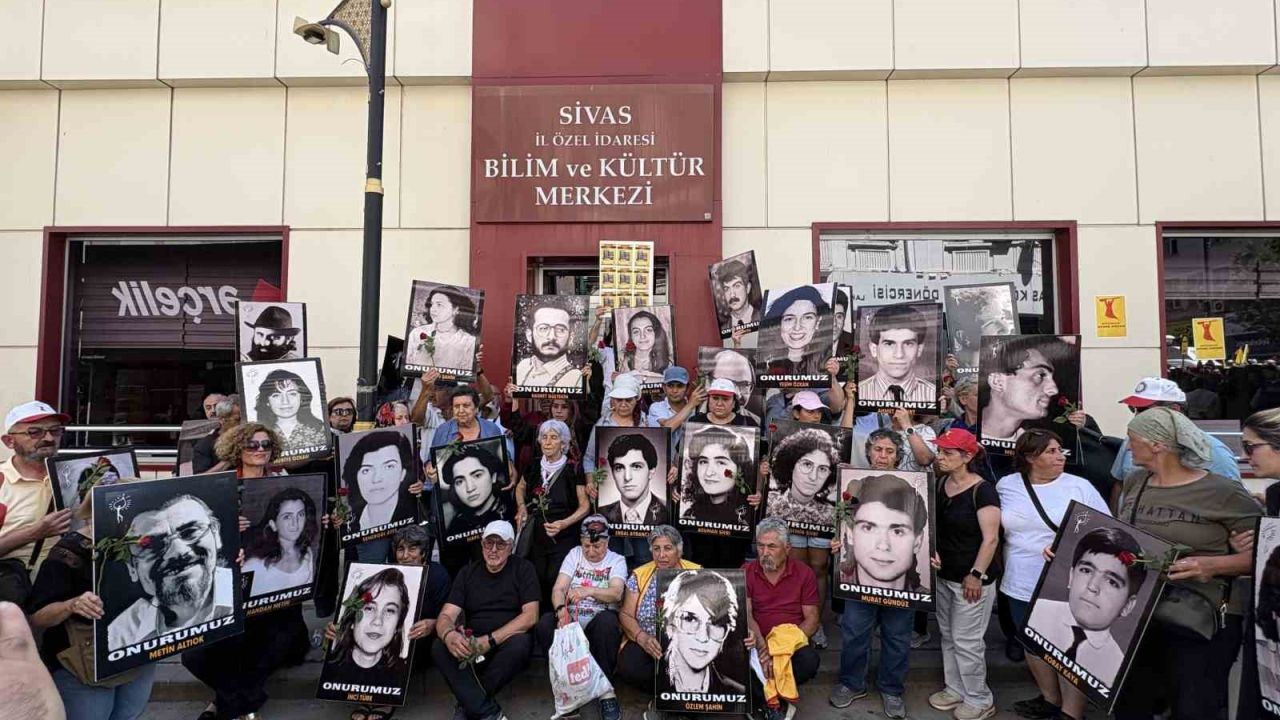 Sivas olaylarında hayatlarını kaybedenler anıldı