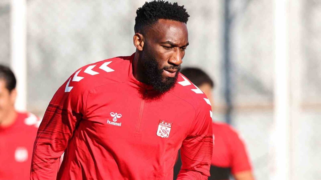 Sivasspor, Aaron Appindangoye’nin sözleşmesini yeniledi