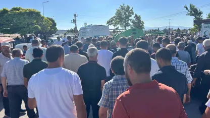 Şüphelinin minibüsle kaçarken çarptığı şahıs toprağa verildi