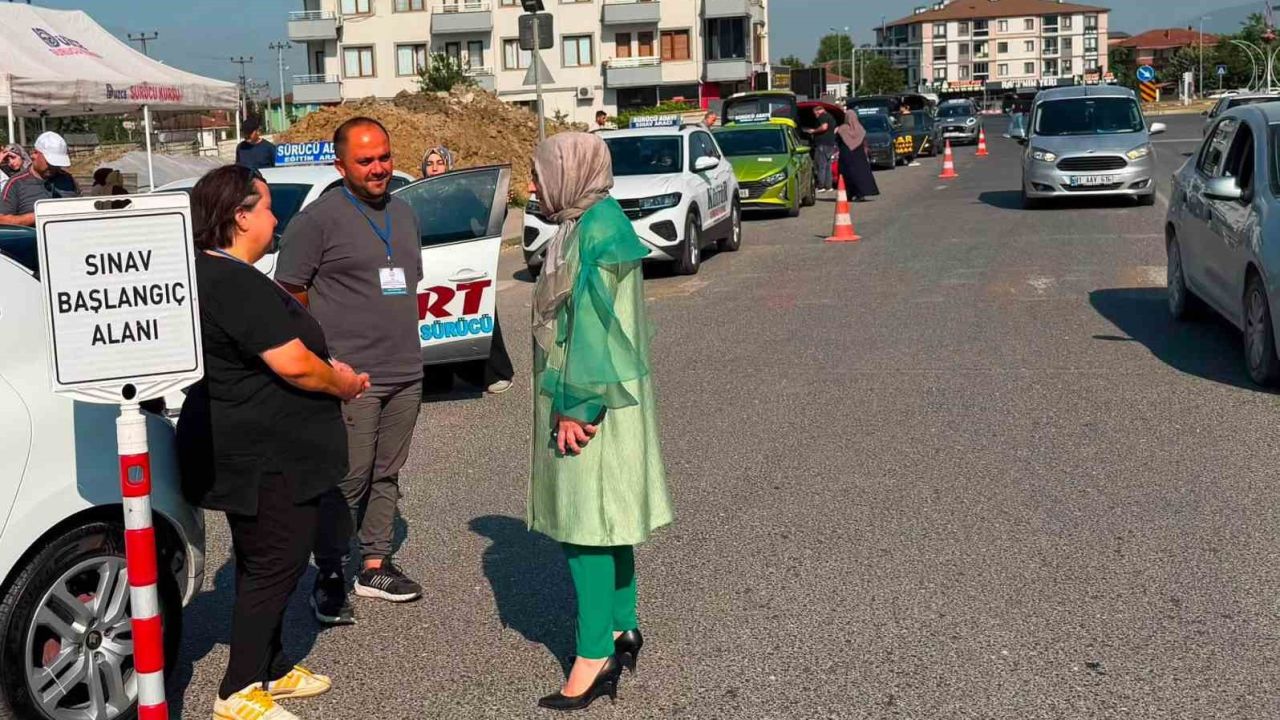 Sürücü adayları terledi